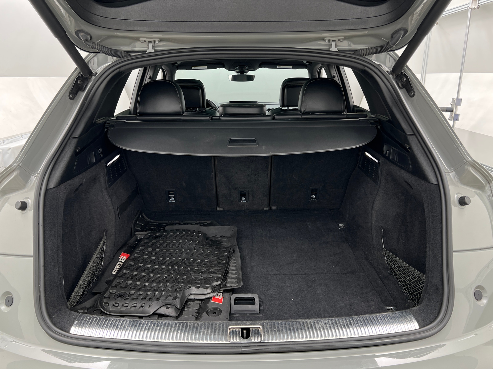 Thumbnail: 2021 Audi SQ5 - 6