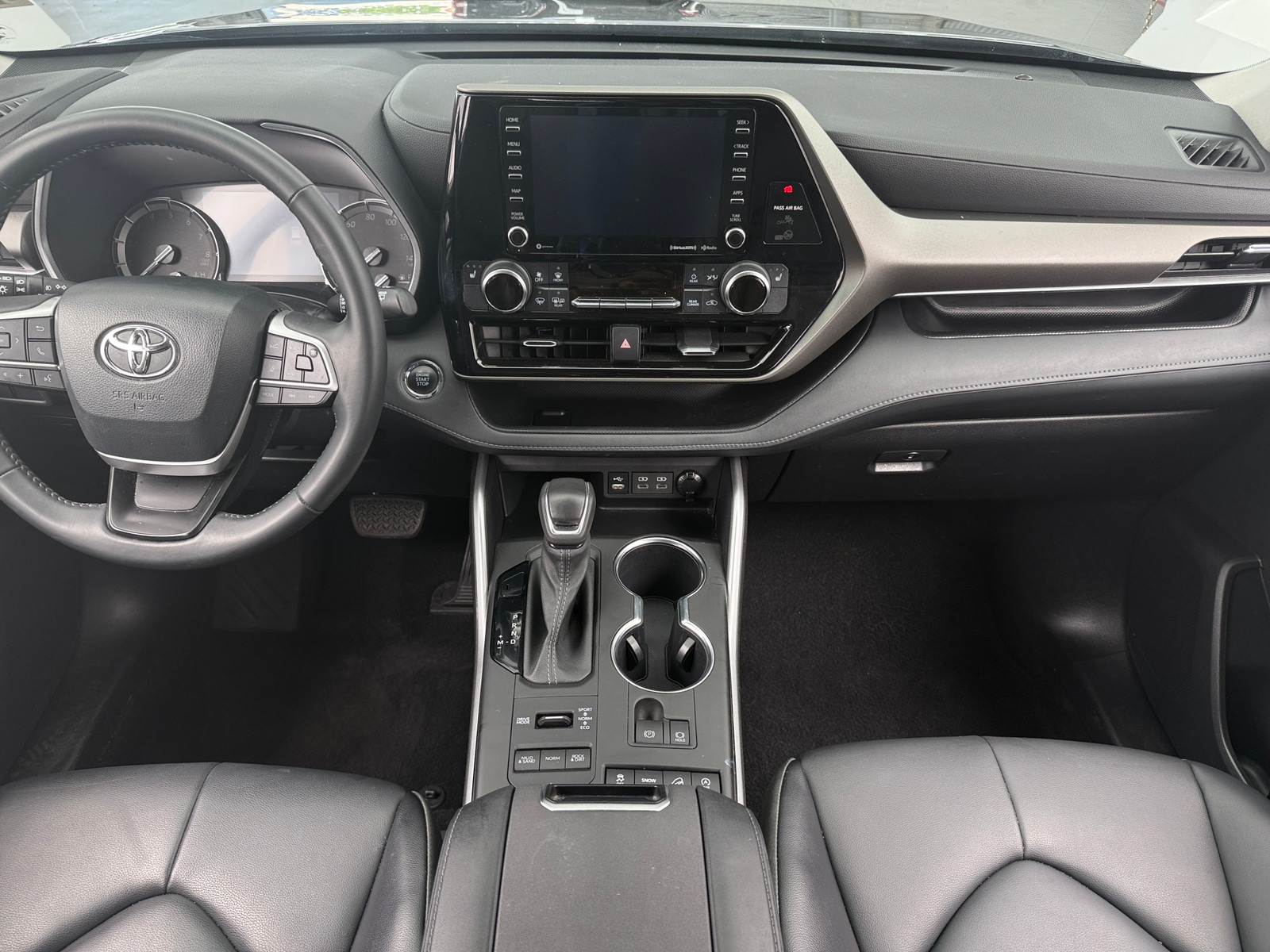 Thumbnail: 2022 Toyota Highlander - 2