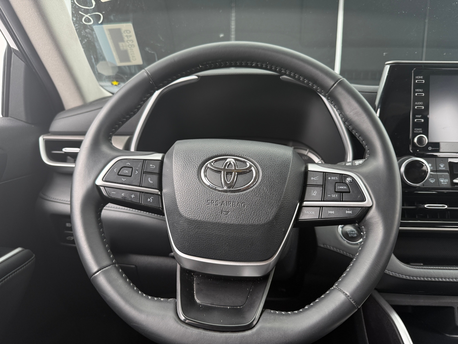 Thumbnail: 2022 Toyota Highlander - 4