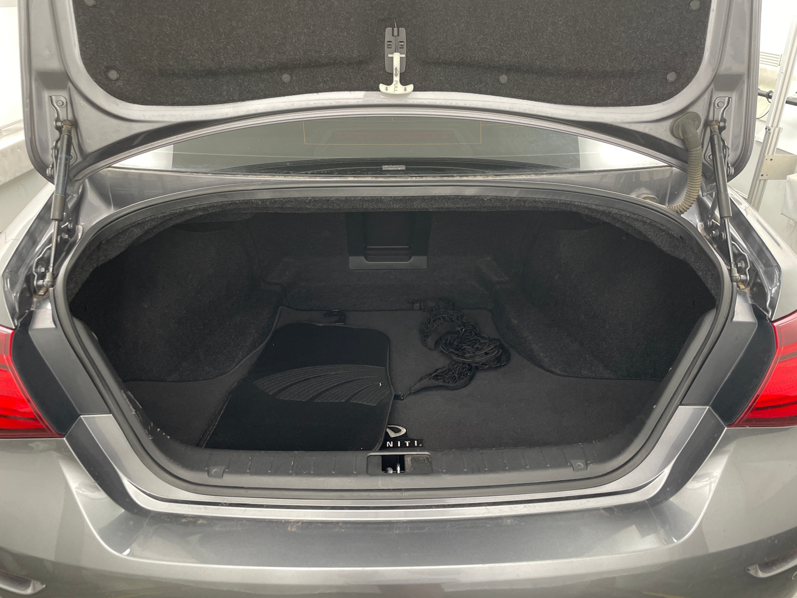 Thumbnail: 2016 INFINITI Q70 - 6
