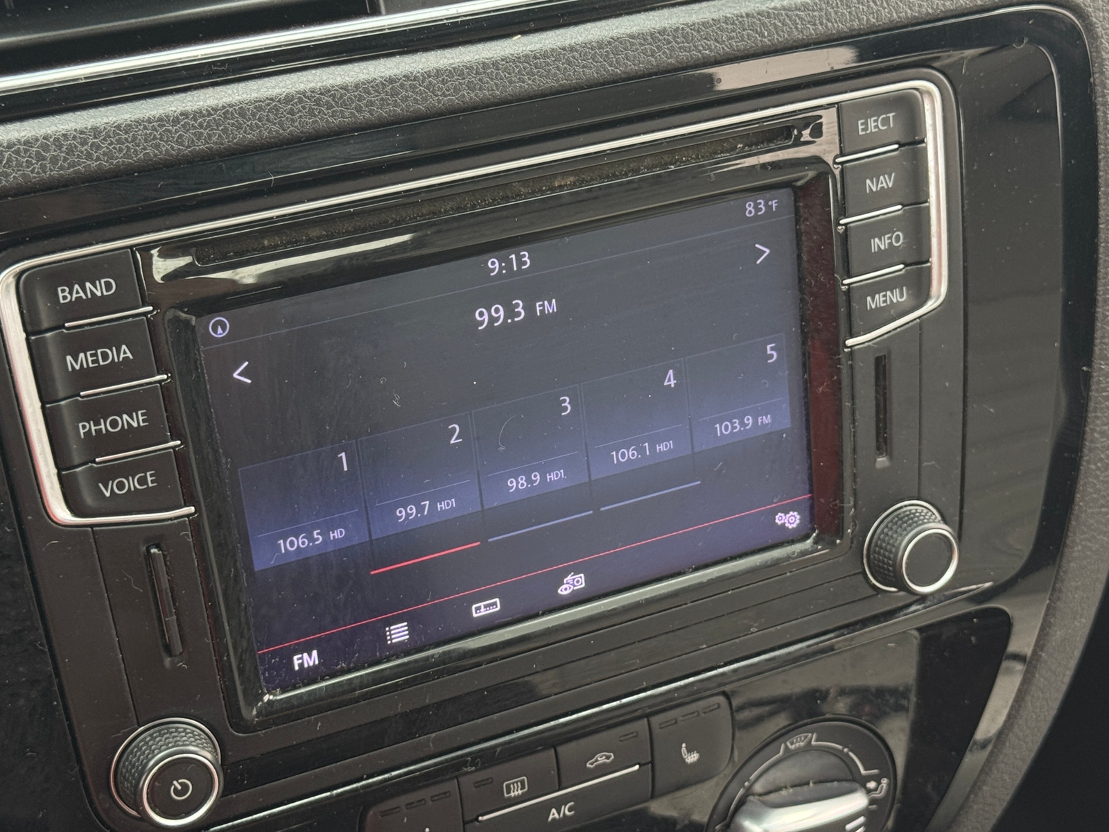 Thumbnail: 2016 Volkswagen Jetta - 3