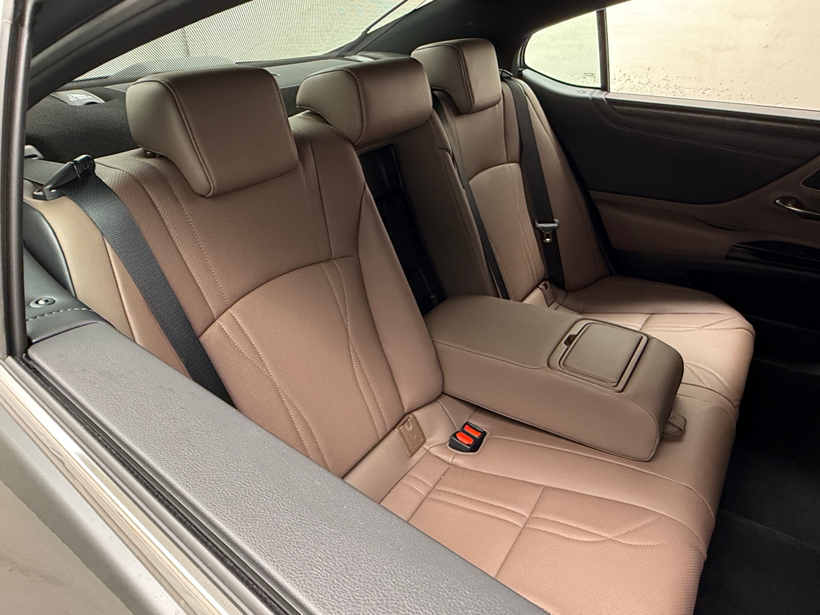 Thumbnail: 2022 Lexus ES - 5