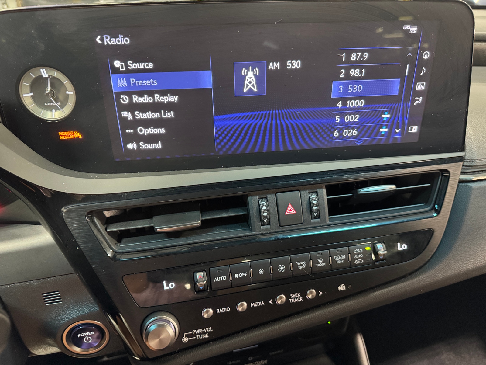 Thumbnail: 2022 Lexus ES - 3