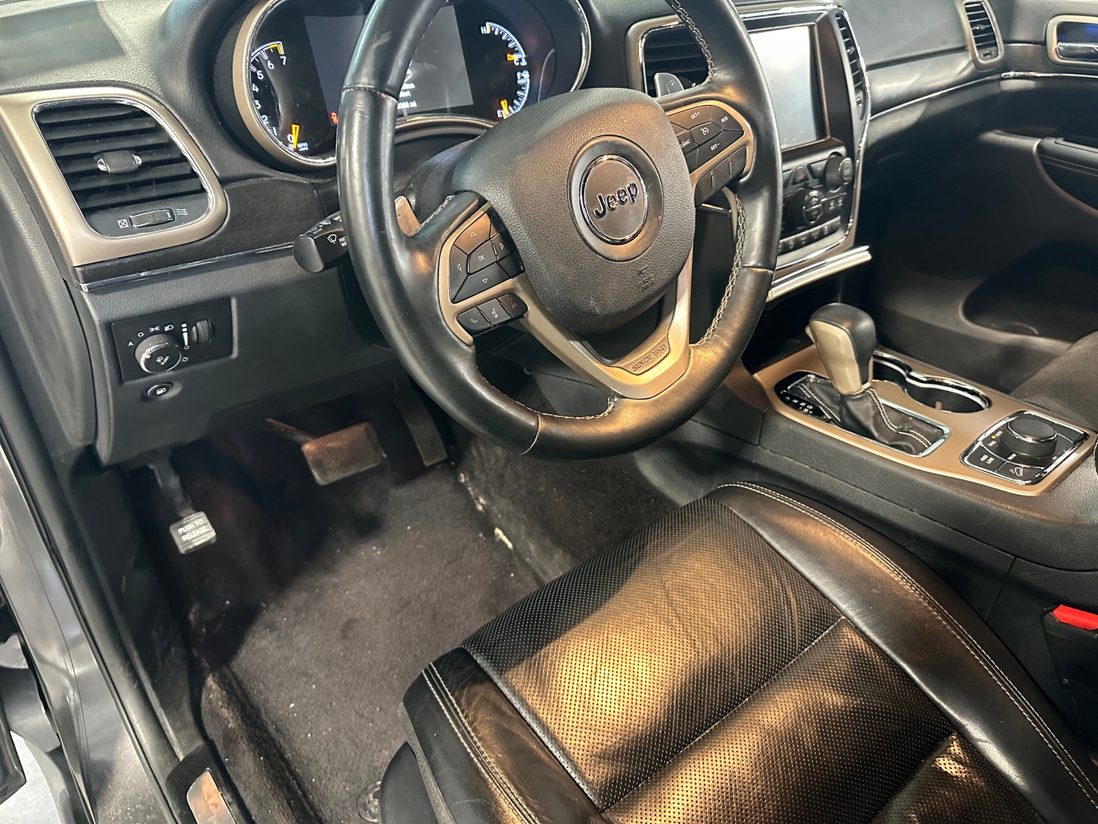 Thumbnail: 2017 Jeep Grand Cherokee - 2