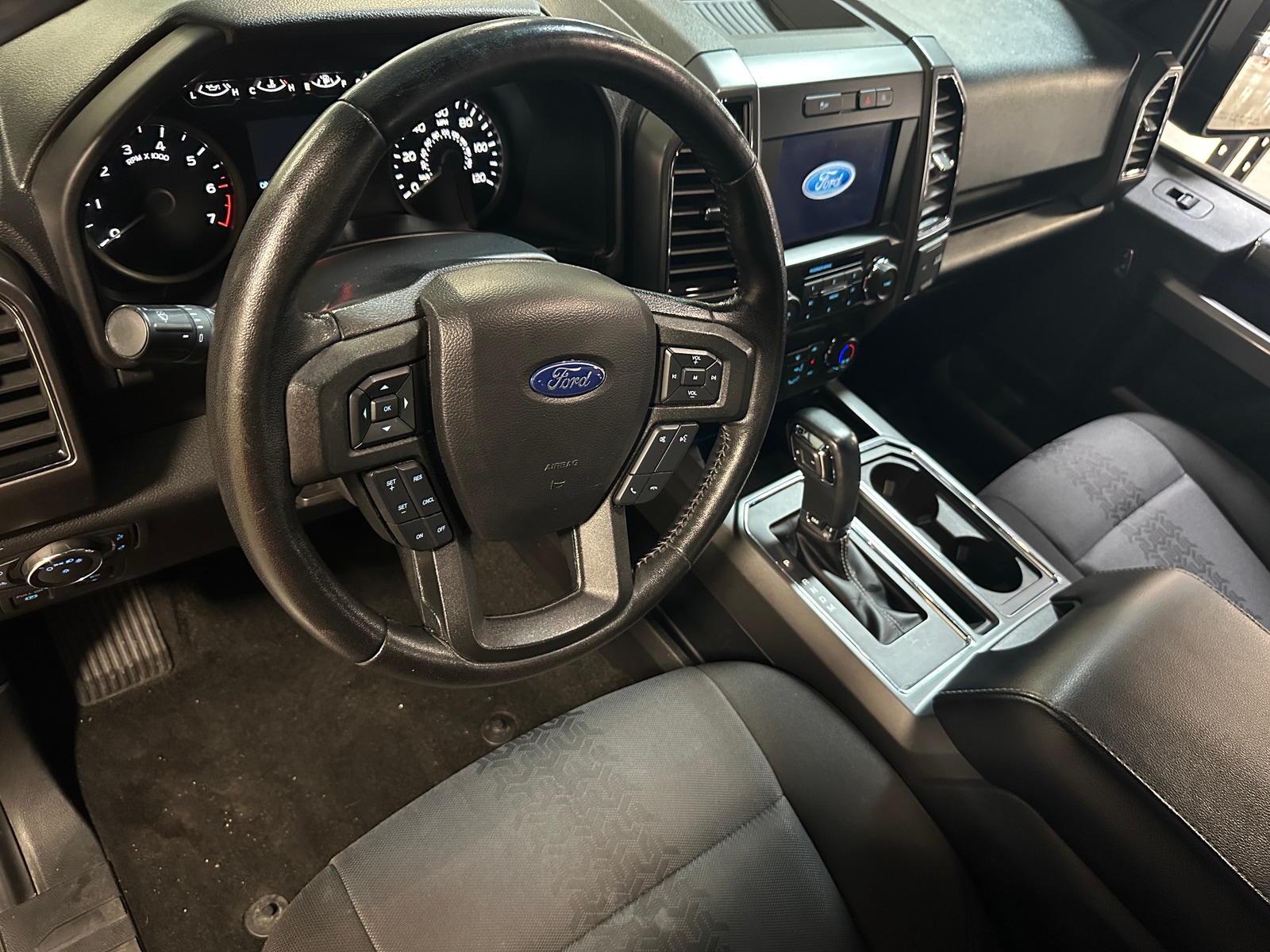 Thumbnail: 2019 Ford Econoline - 3