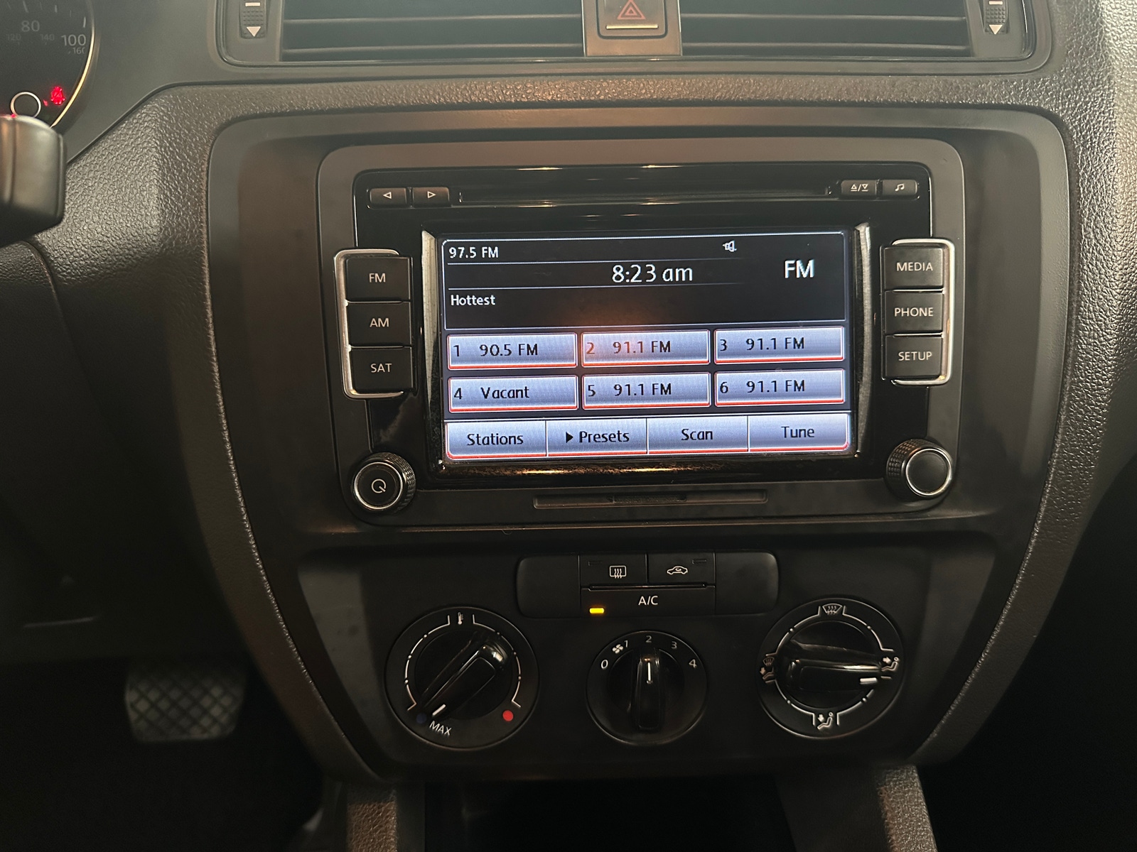 Thumbnail: 2015 Volkswagen Jetta - 4