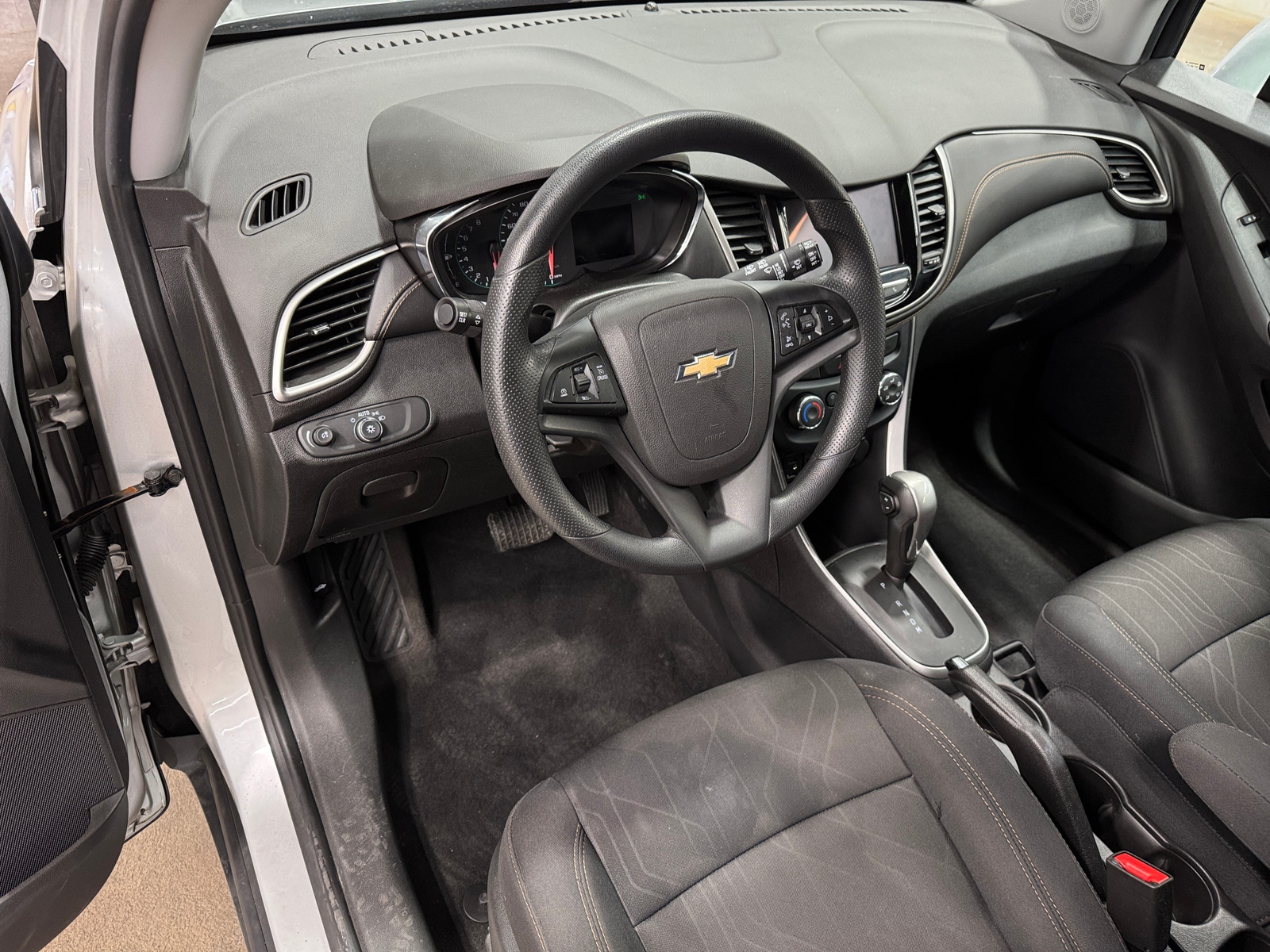 Thumbnail: 2020 Chevrolet Trax - 3