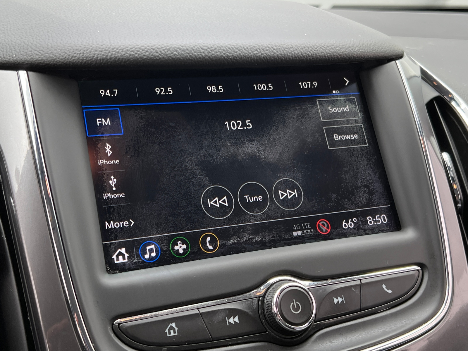 Thumbnail: 2019 Chevrolet Cruze - 4