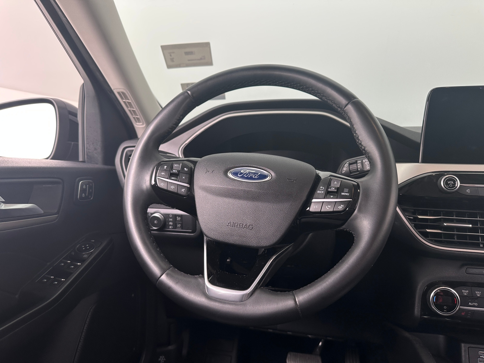Thumbnail: 2021 Ford Escape - 4