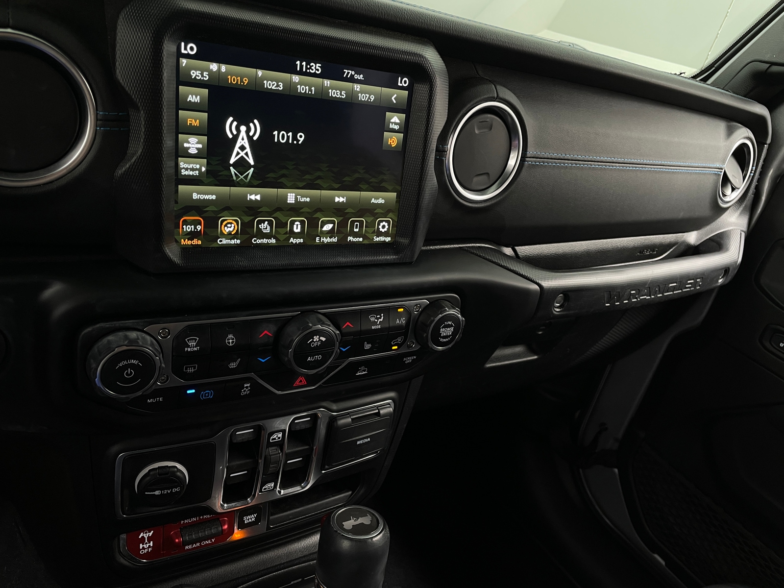 Thumbnail: 2021 Jeep Wrangler - 3