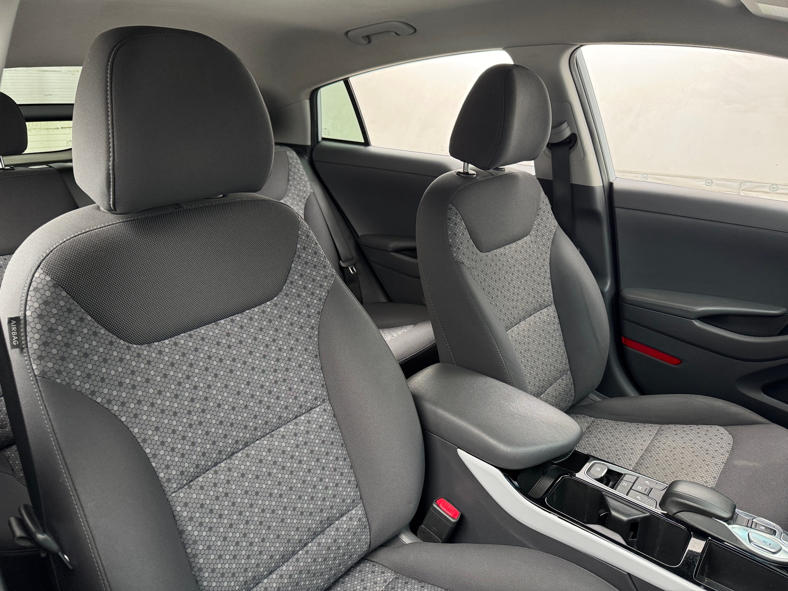 Thumbnail: 2019 Hyundai Ioniq - 2