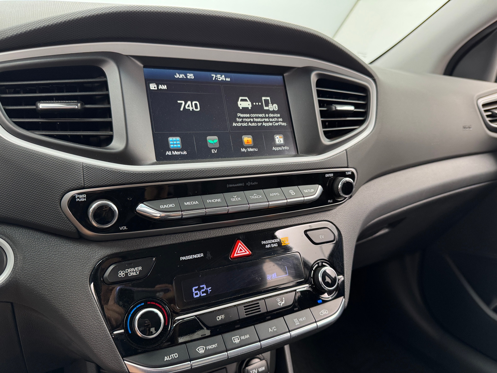 Thumbnail: 2019 Hyundai Ioniq - 4