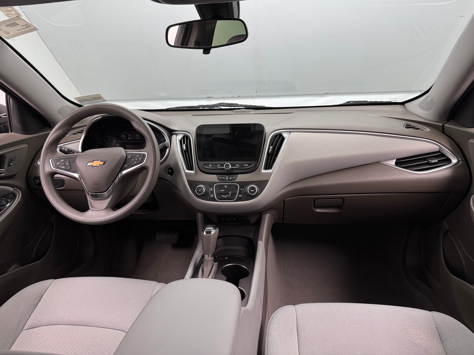 Thumbnail: 2020 Chevrolet Malibu - 3