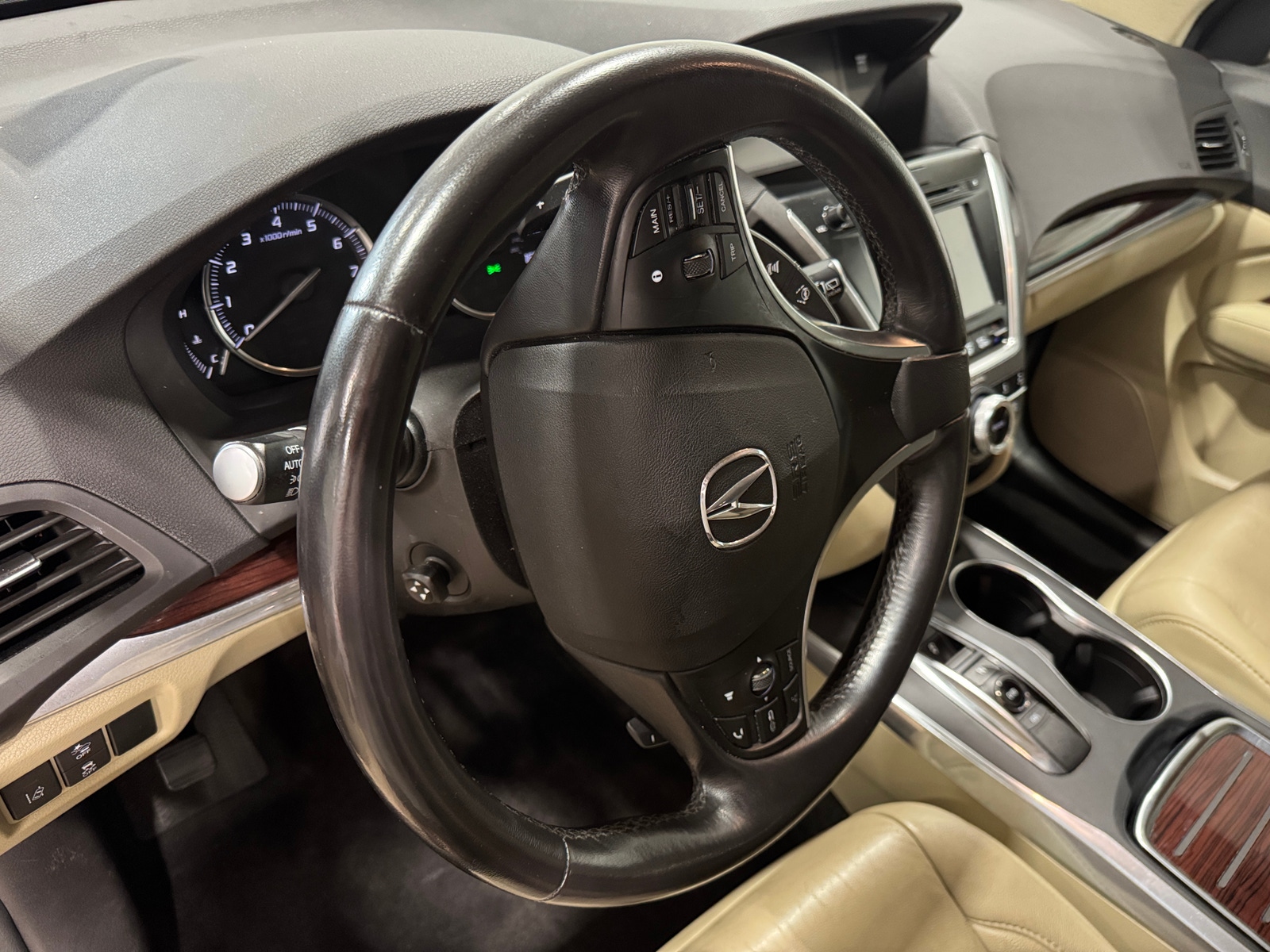 Thumbnail: 2016 Acura MDX - 2