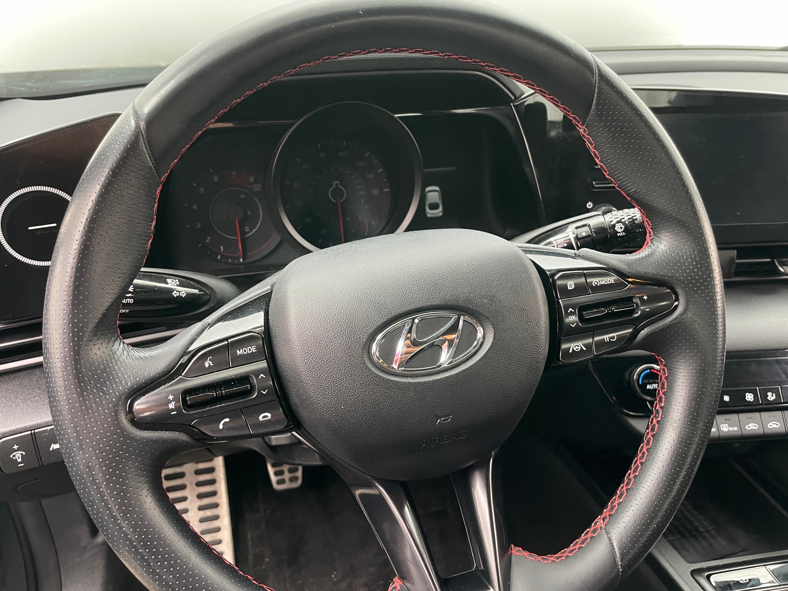 Thumbnail: 2022 Hyundai Elantra - 4