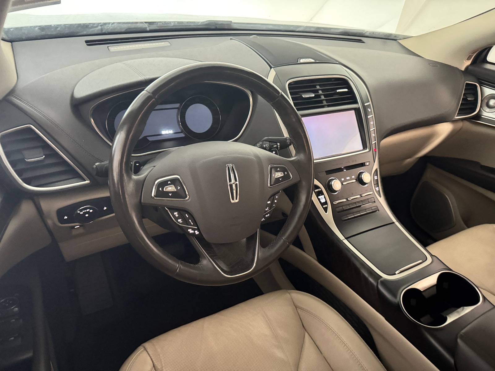 Thumbnail: 2018 Lincoln MKX - 2
