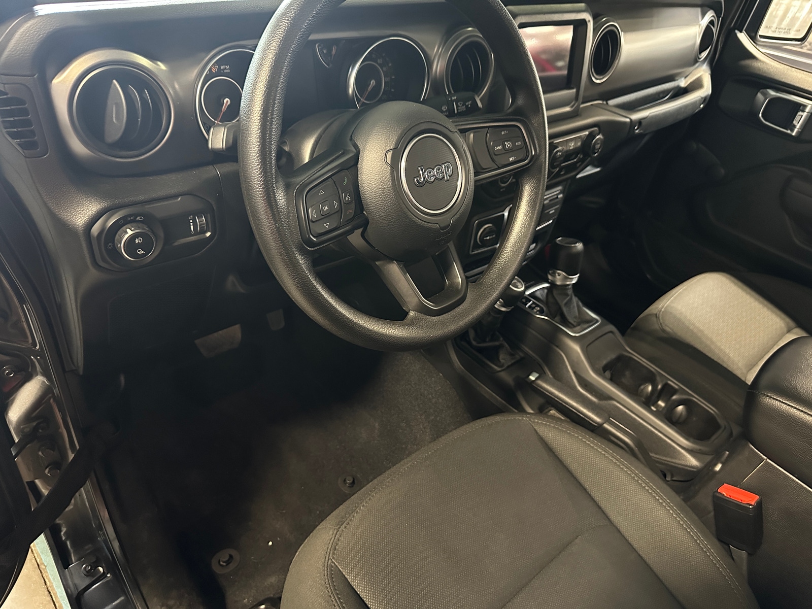 Thumbnail: 2023 Jeep Gladiator - 3