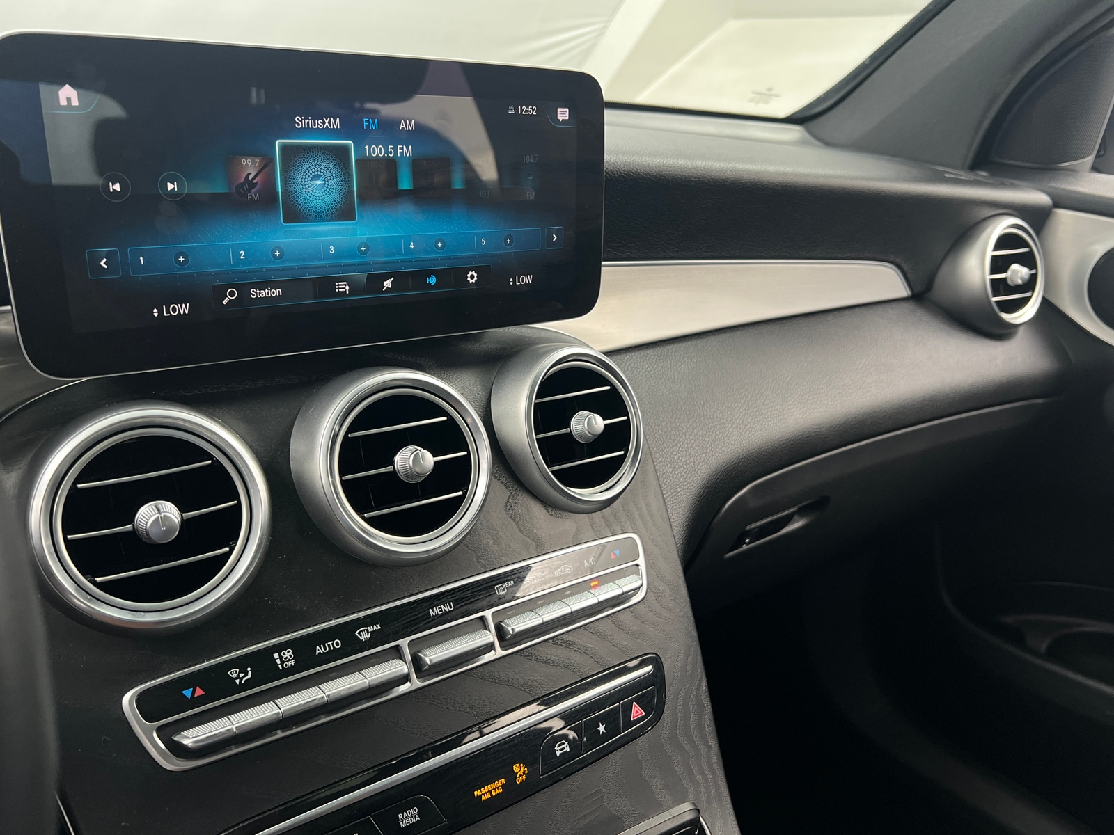 Thumbnail: 2021 Mercedes-Benz GLC - 3