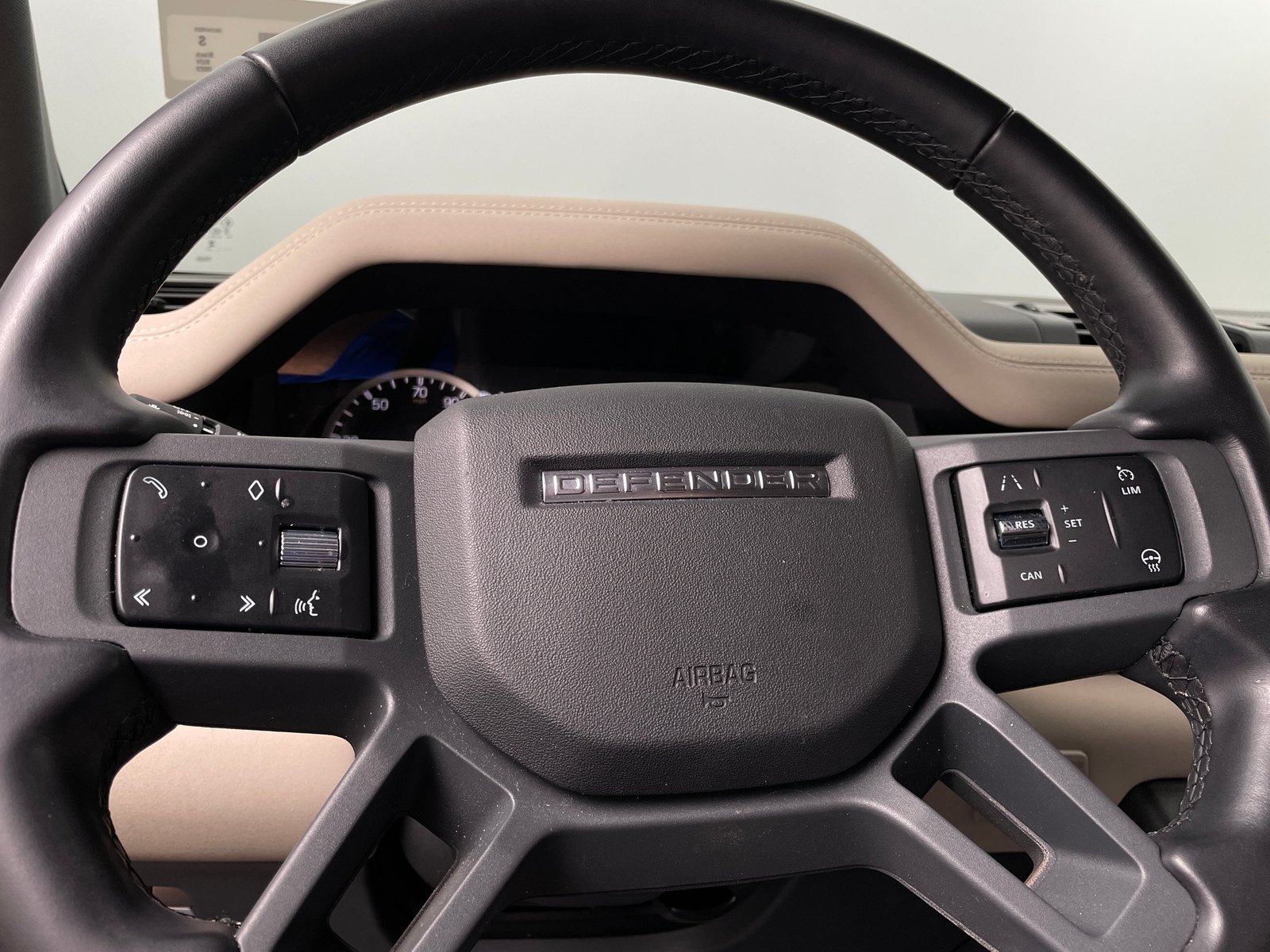Thumbnail: 2023 Land Rover Defender - 4