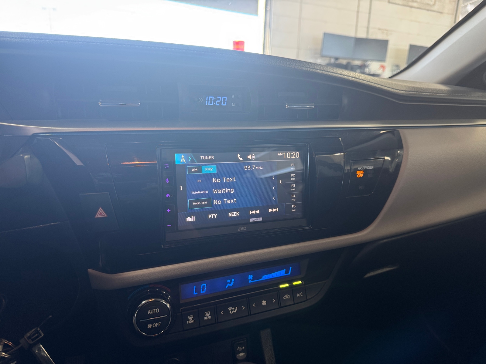 Thumbnail: 2015 Toyota Corolla - 4