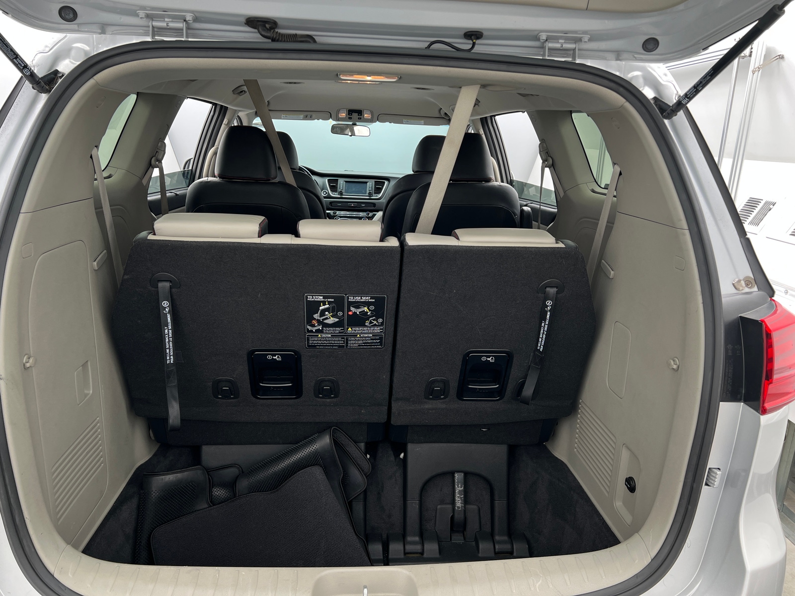 Thumbnail: 2019 Kia Sedona - 6