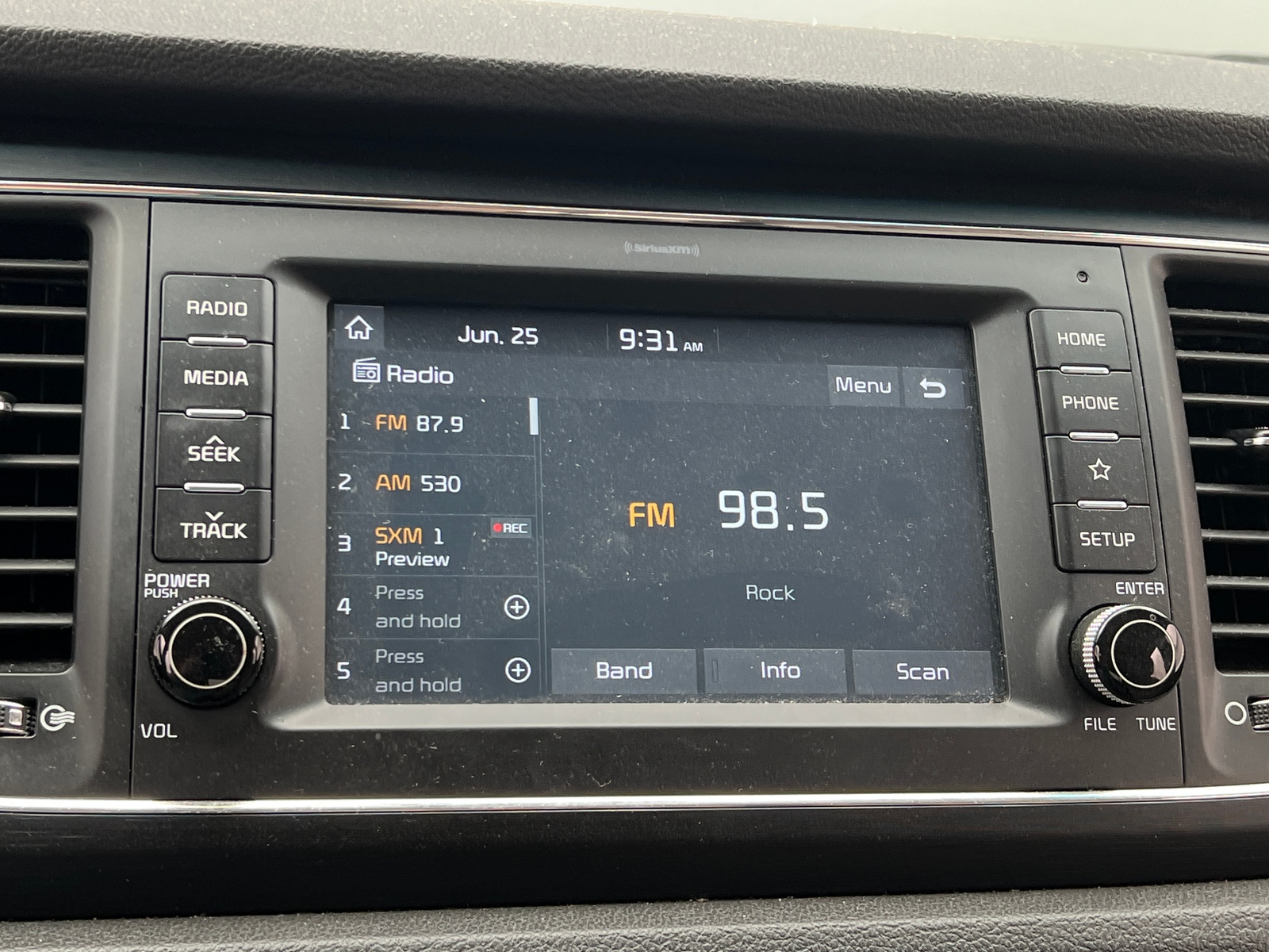 Thumbnail: 2019 Kia Sedona - 3