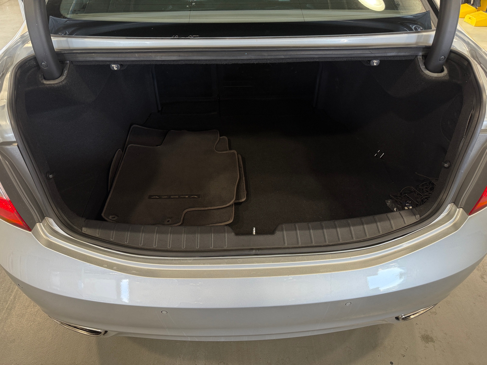 Thumbnail: 2012 Hyundai Azera - 6
