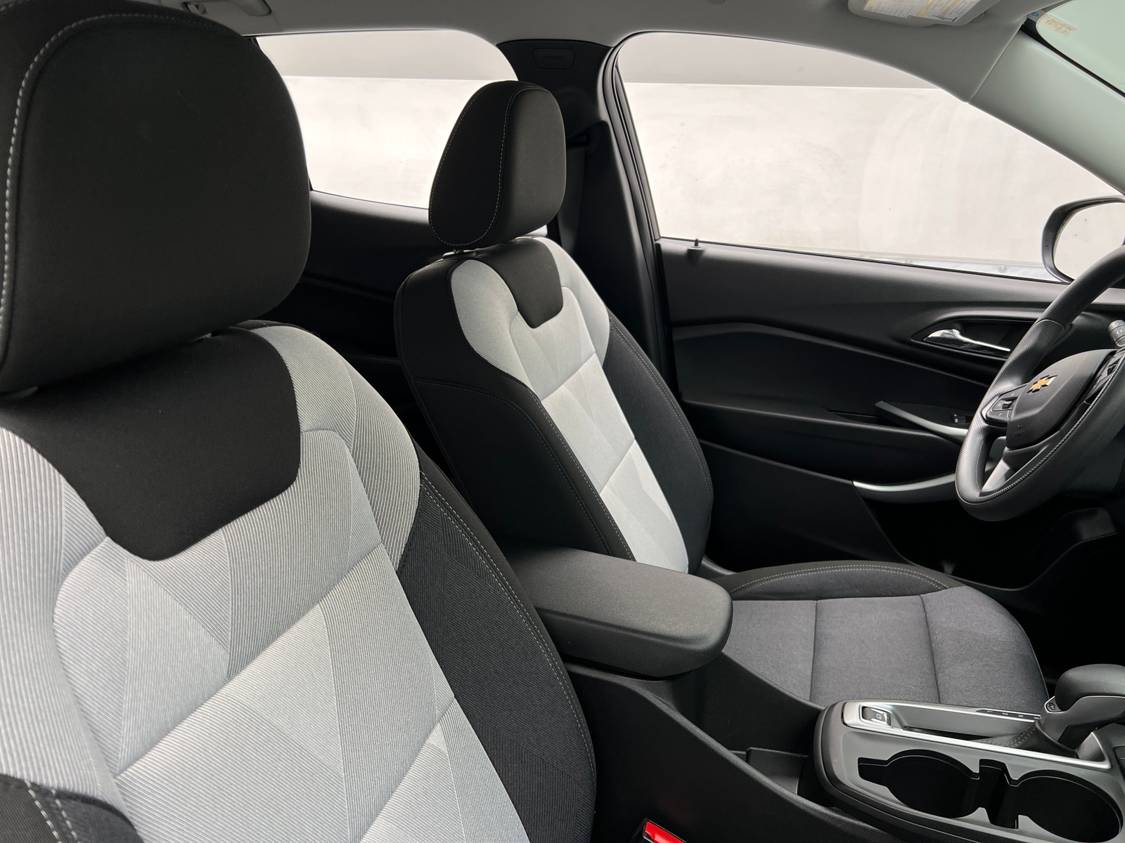 Thumbnail: 2025 Chevrolet Trax - 2