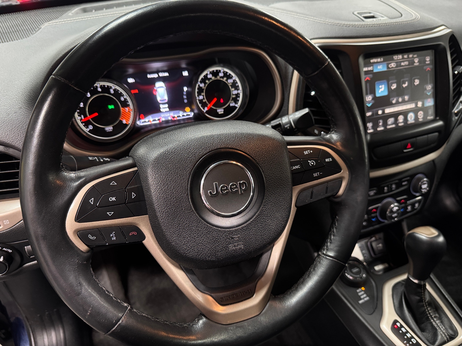 Thumbnail: 2015 Jeep Cherokee - 4