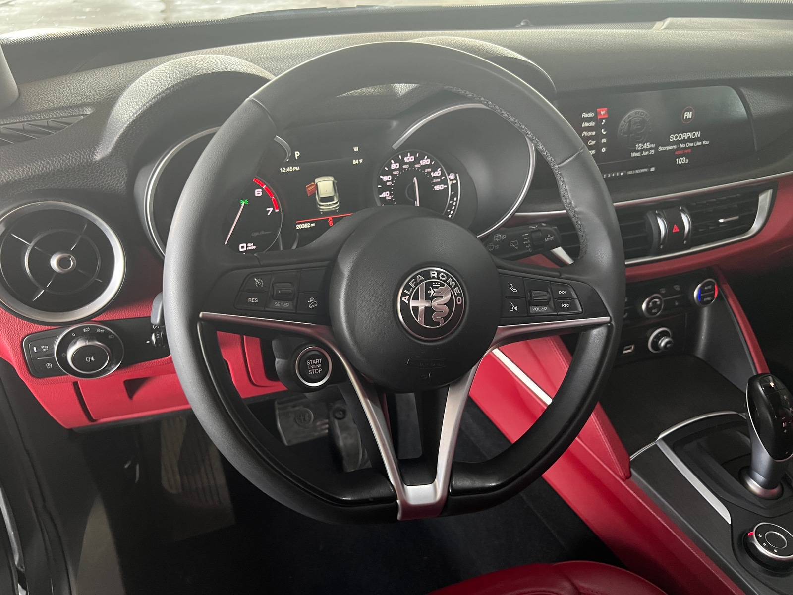 Thumbnail: 2019 Alfa Romeo Stelvio - 4