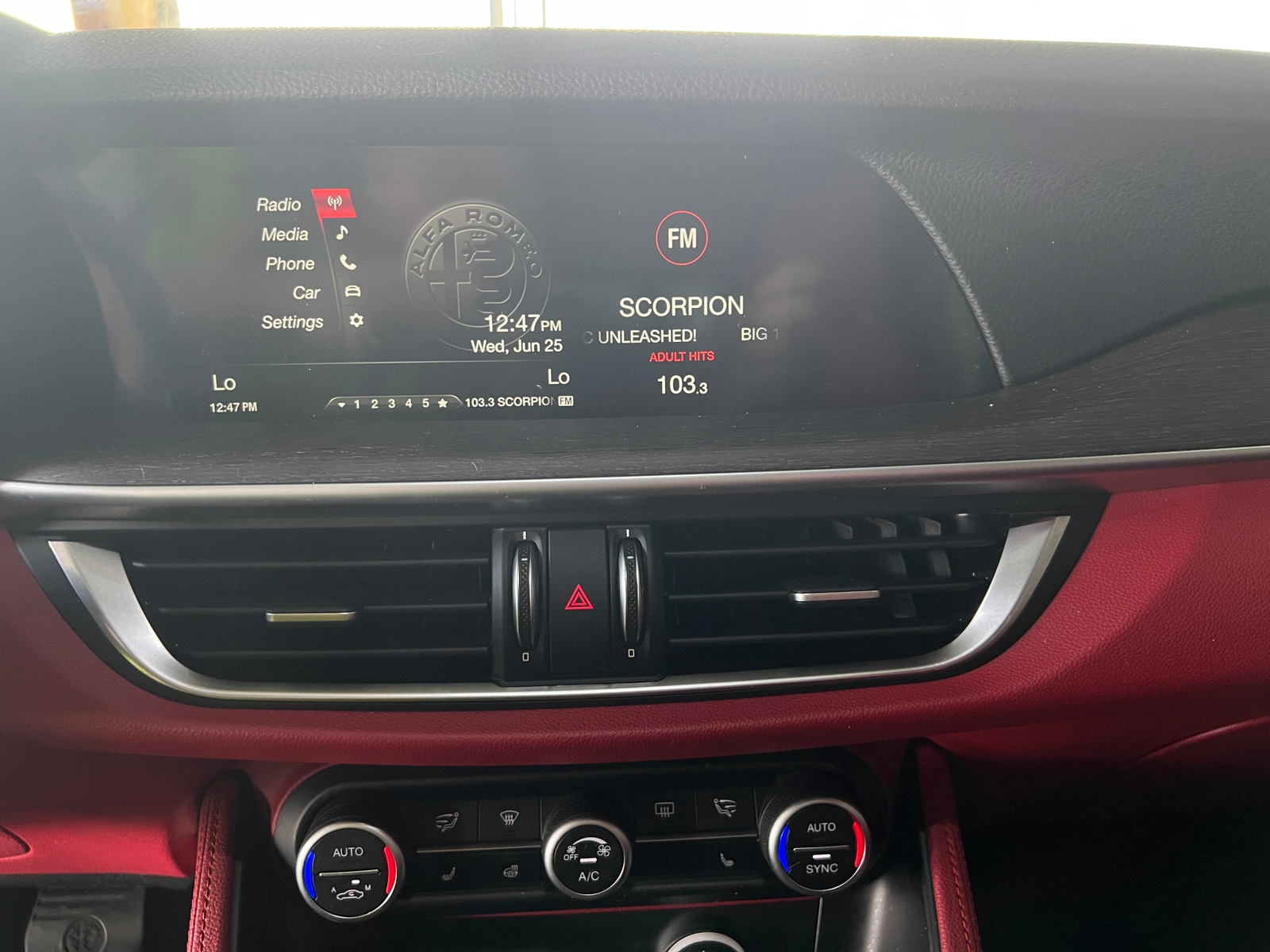 Thumbnail: 2019 Alfa Romeo Stelvio - 3