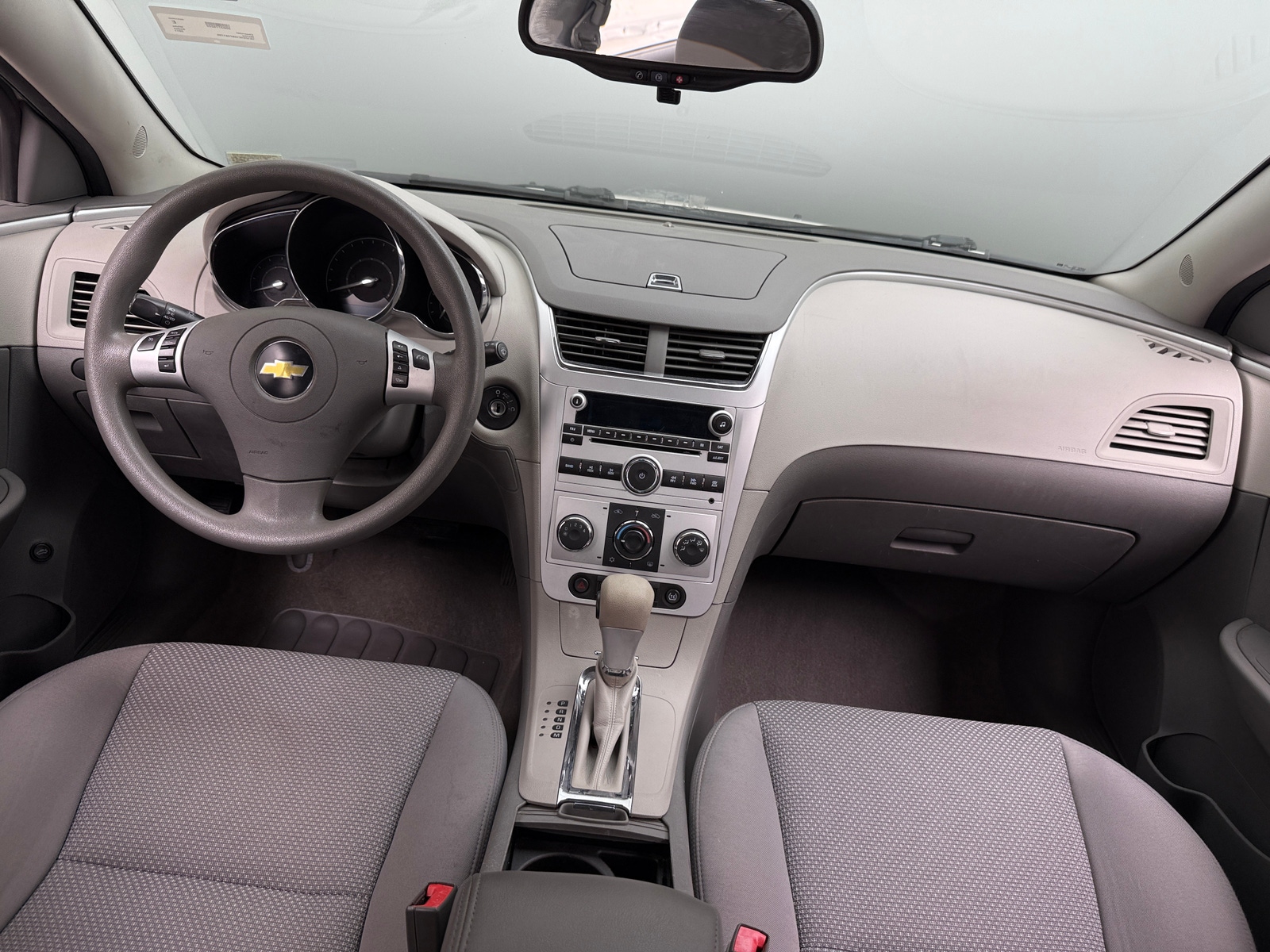 Thumbnail: 2011 Chevrolet Malibu - 3