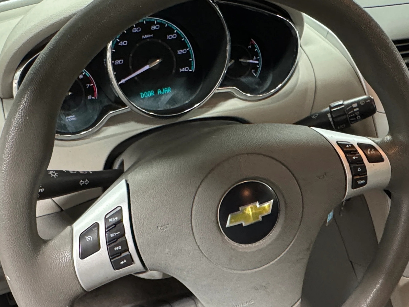 Thumbnail: 2011 Chevrolet Malibu - 5