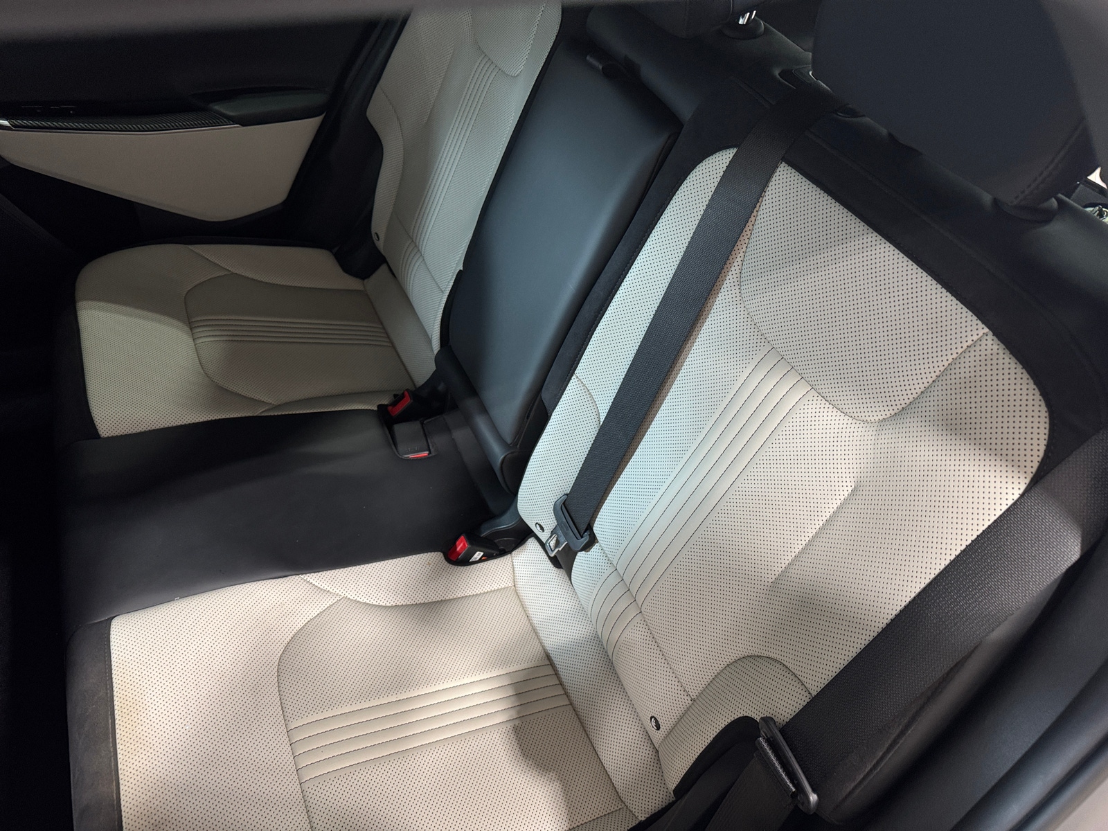 Thumbnail: 2022 Kia EV6 - 5