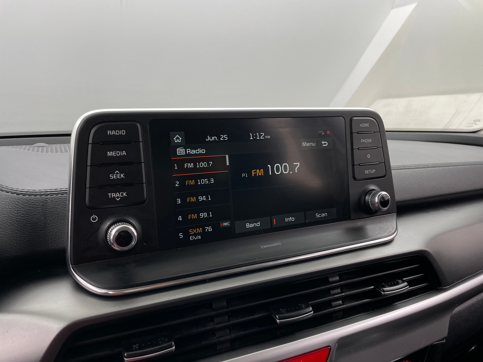 Thumbnail: 2021 Kia Telluride - 3