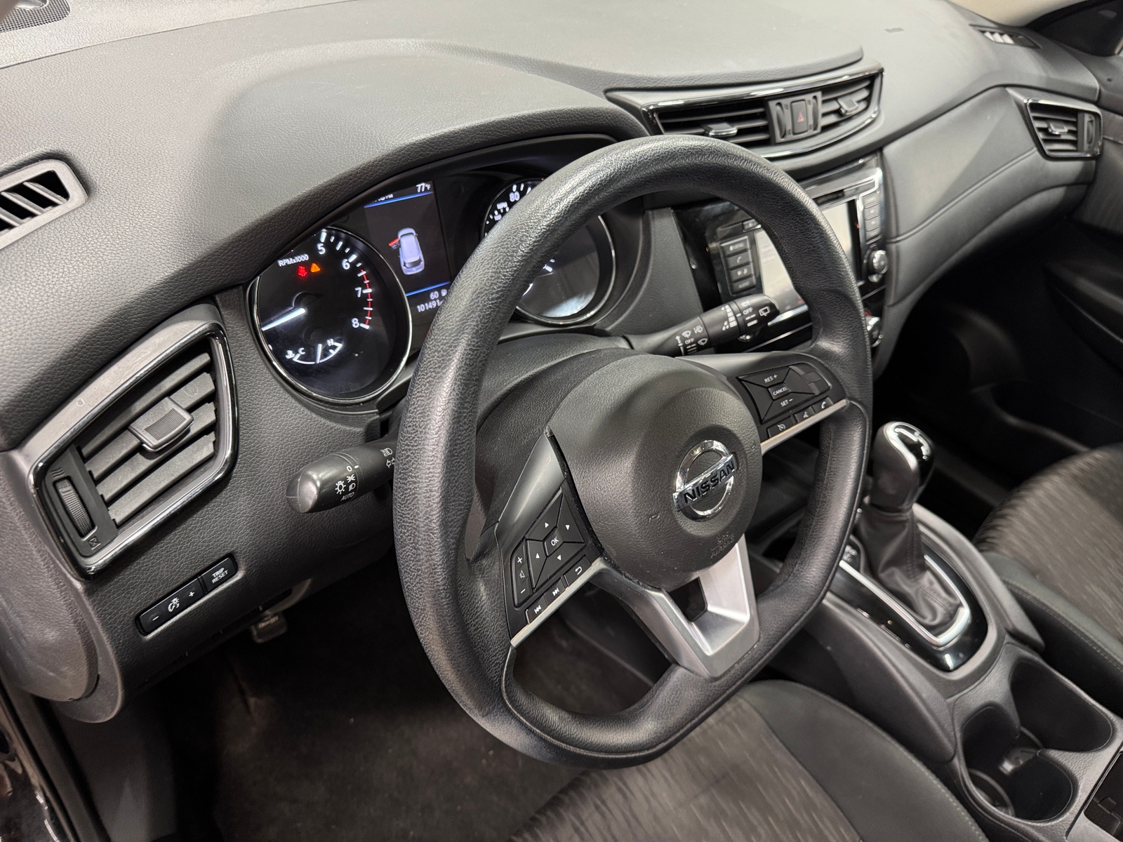 Thumbnail: 2019 Nissan Rogue - 3