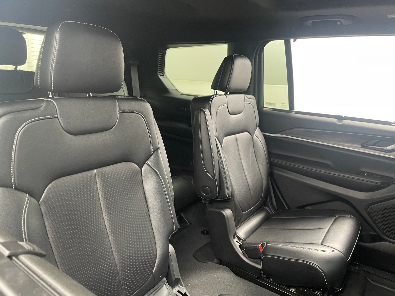 Thumbnail: 2024 Jeep Grand Cherokee L - 5