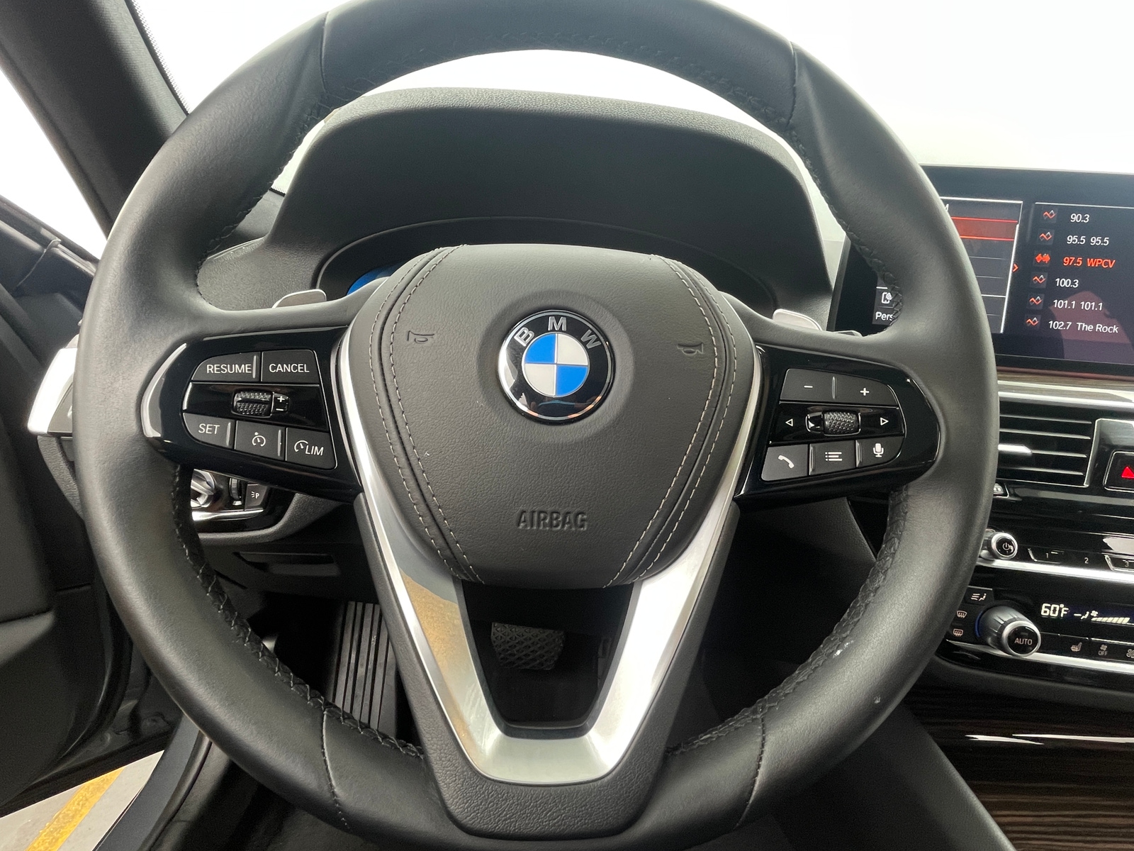 Thumbnail: 2023 BMW 5 Series - 4