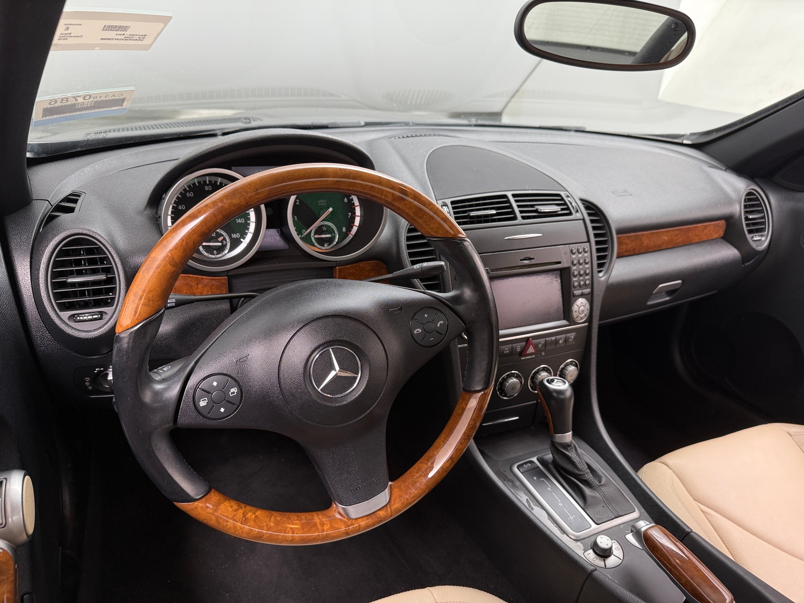 Thumbnail: 2010 Mercedes-Benz SLK - 2