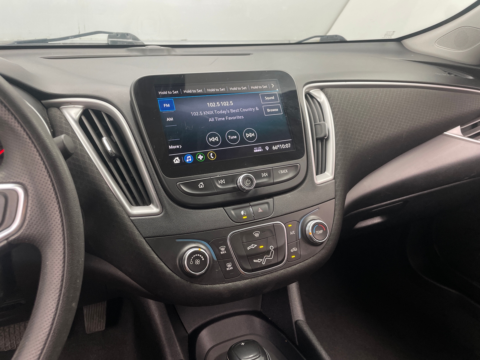Thumbnail: 2020 Chevrolet Malibu - 4