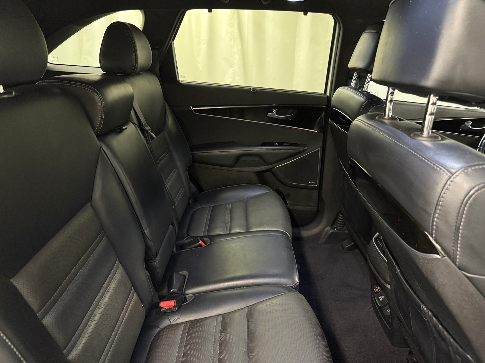 Thumbnail: 2017 Kia Sorento - 5
