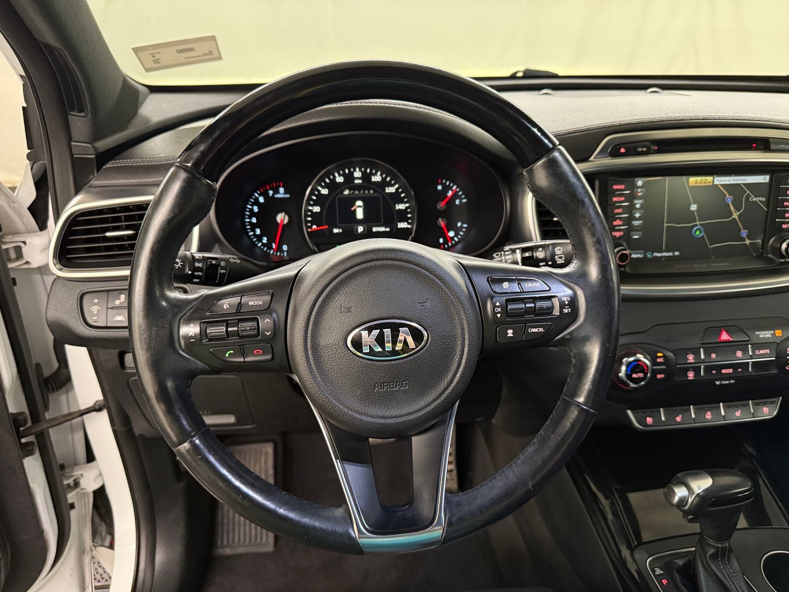 Thumbnail: 2017 Kia Sorento - 4