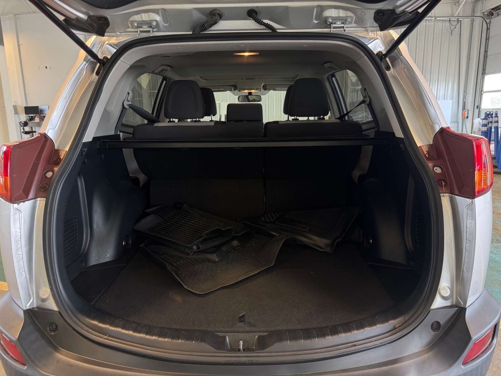 Thumbnail: 2015 Toyota RAV4 - 7