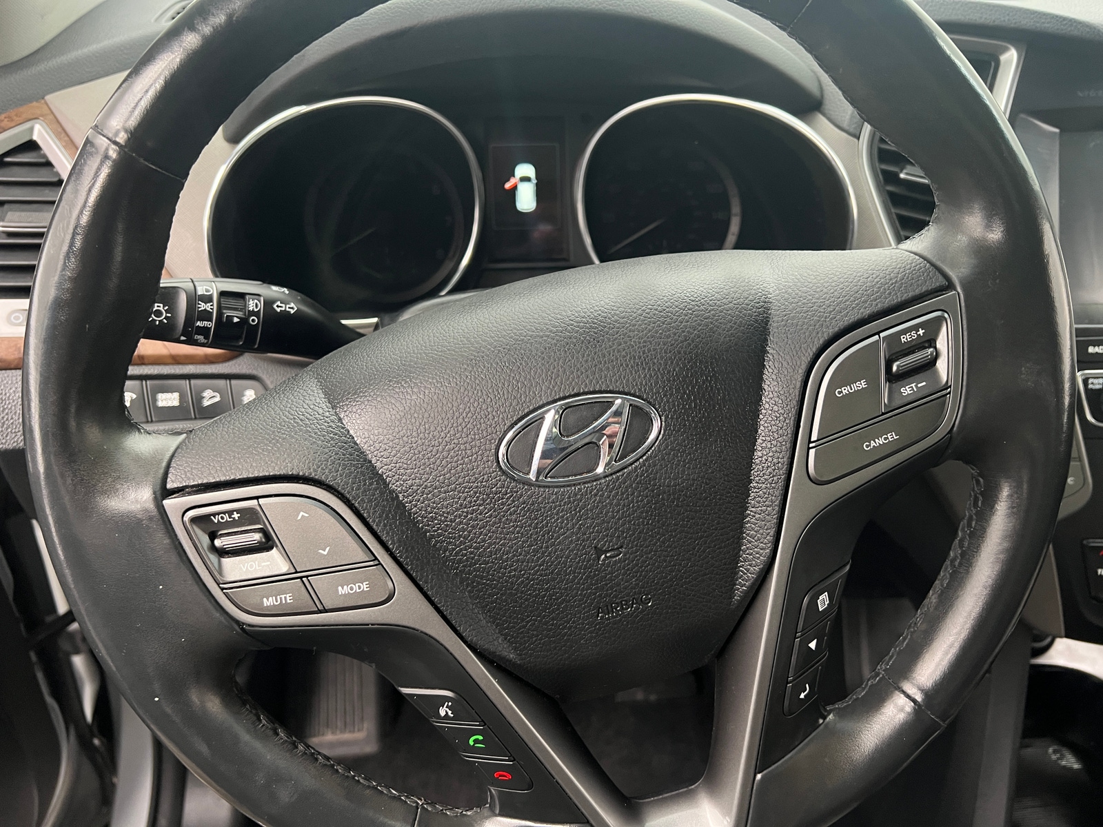 Thumbnail: 2019 Hyundai Santa Fe - 4