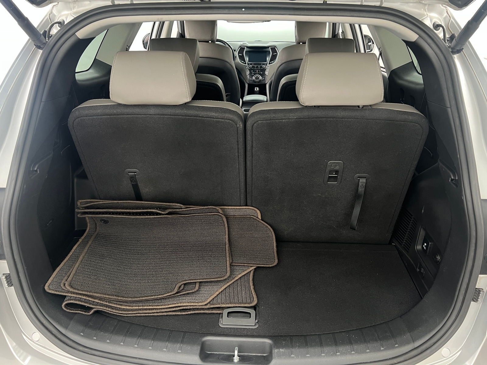 Thumbnail: 2019 Hyundai Santa Fe - 6