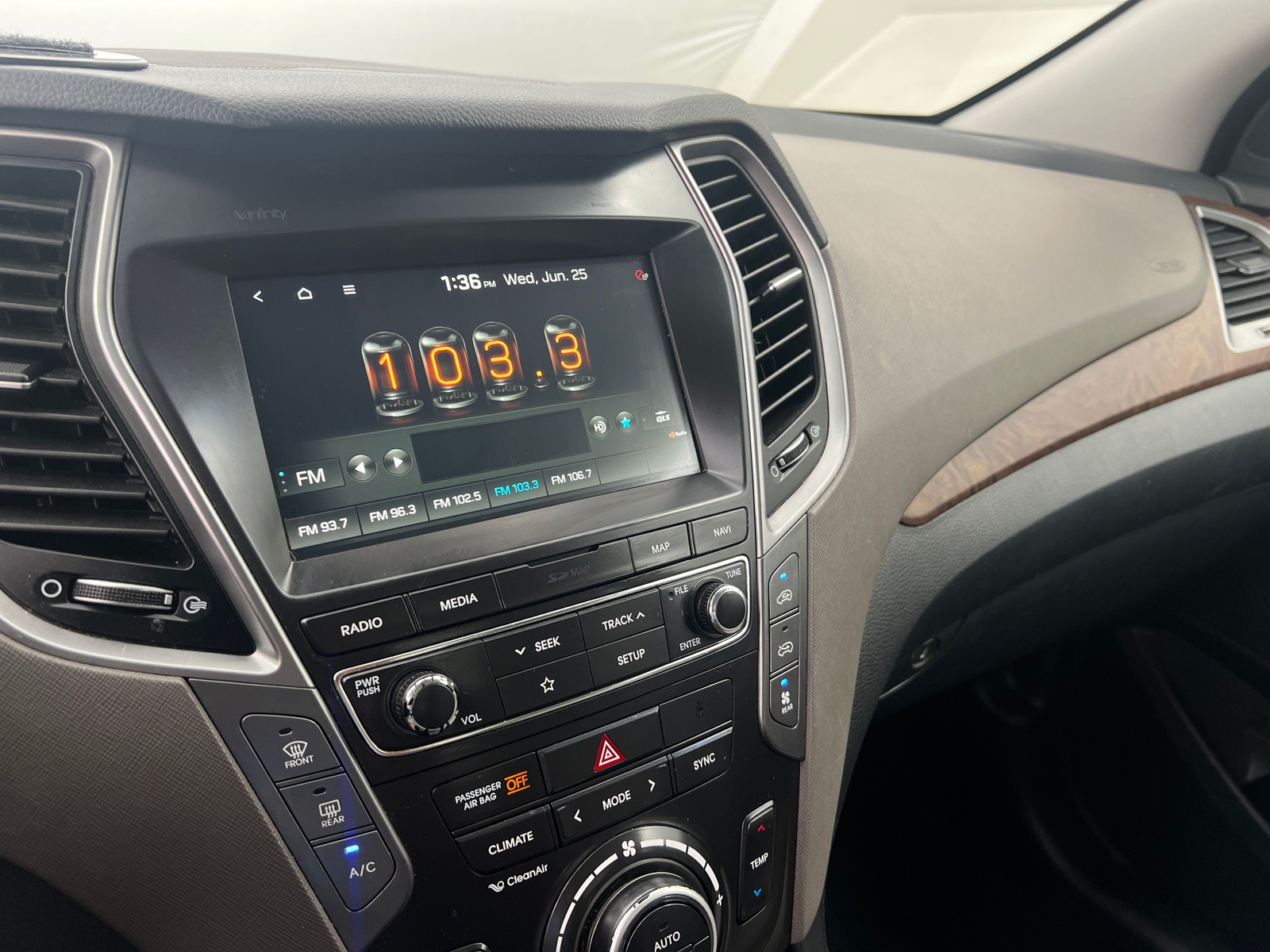 Thumbnail: 2019 Hyundai Santa Fe - 3