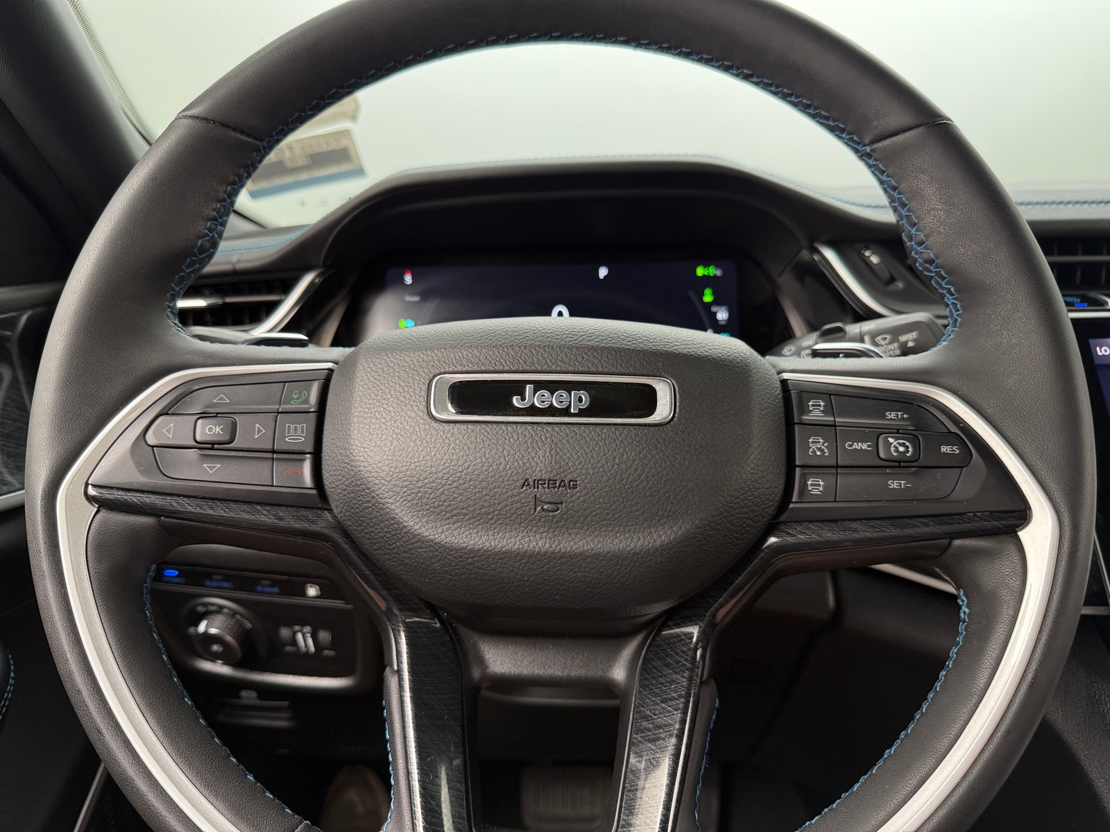 Thumbnail: 2023 Jeep Grand Cherokee - 4