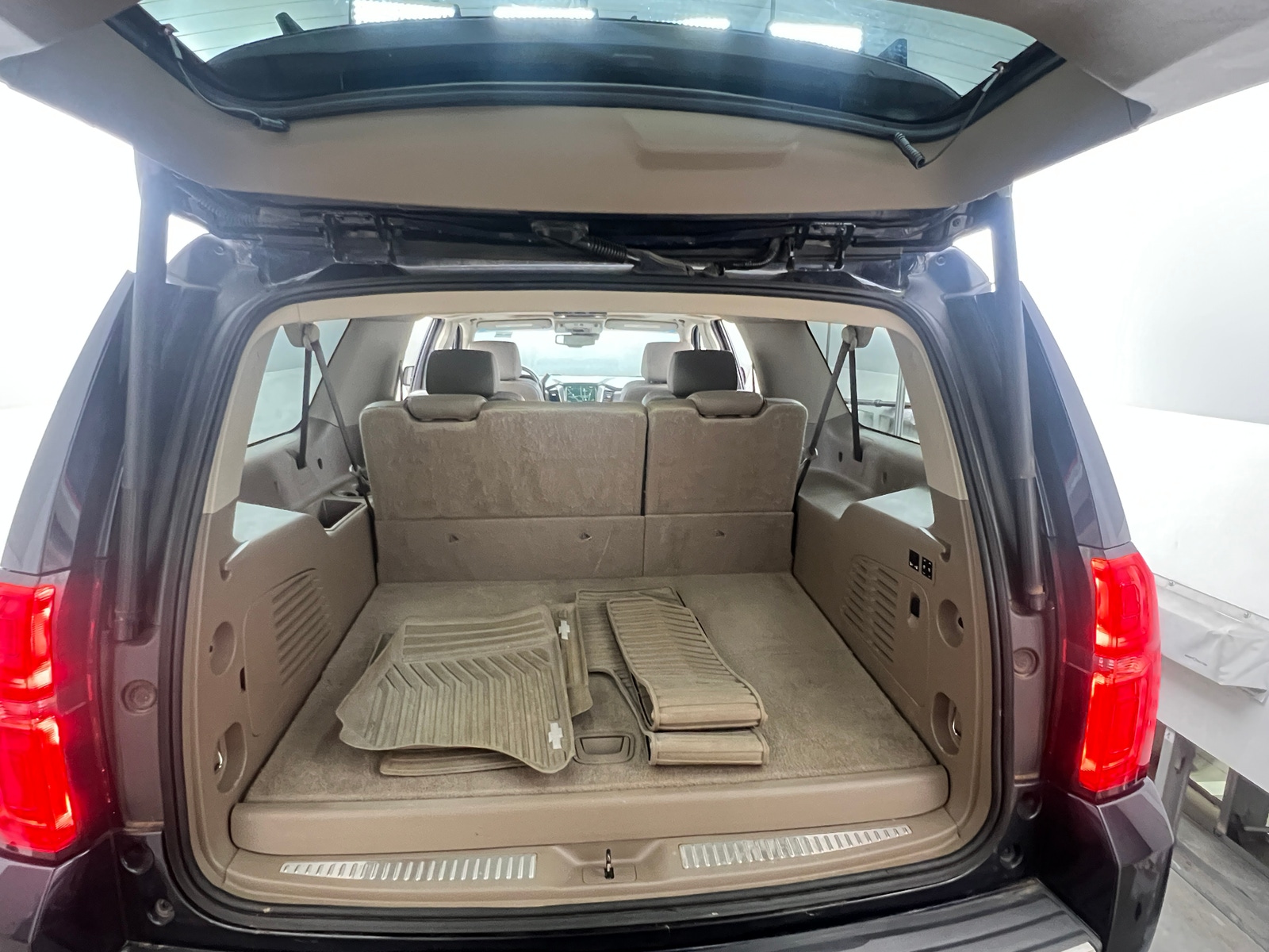 Thumbnail: 2019 Chevrolet Suburban - 6