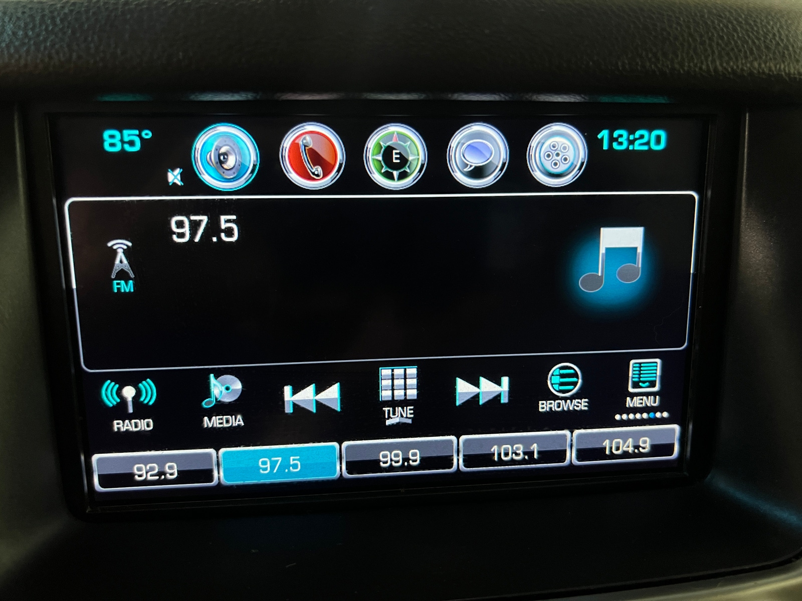 Thumbnail: 2019 Chevrolet Suburban - 3