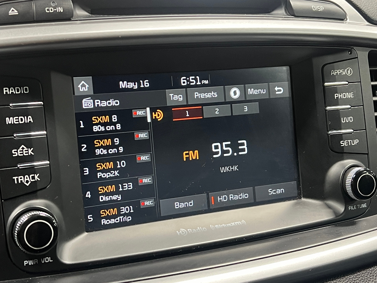 Thumbnail: 2017 Kia Sorento - 4